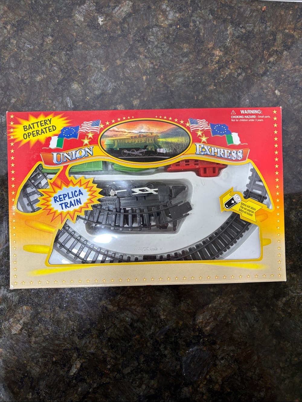 MOONBO BATTERY
OPERATED 16 PIECE UNION
EXPRESS TRAIN SET, Western Engine